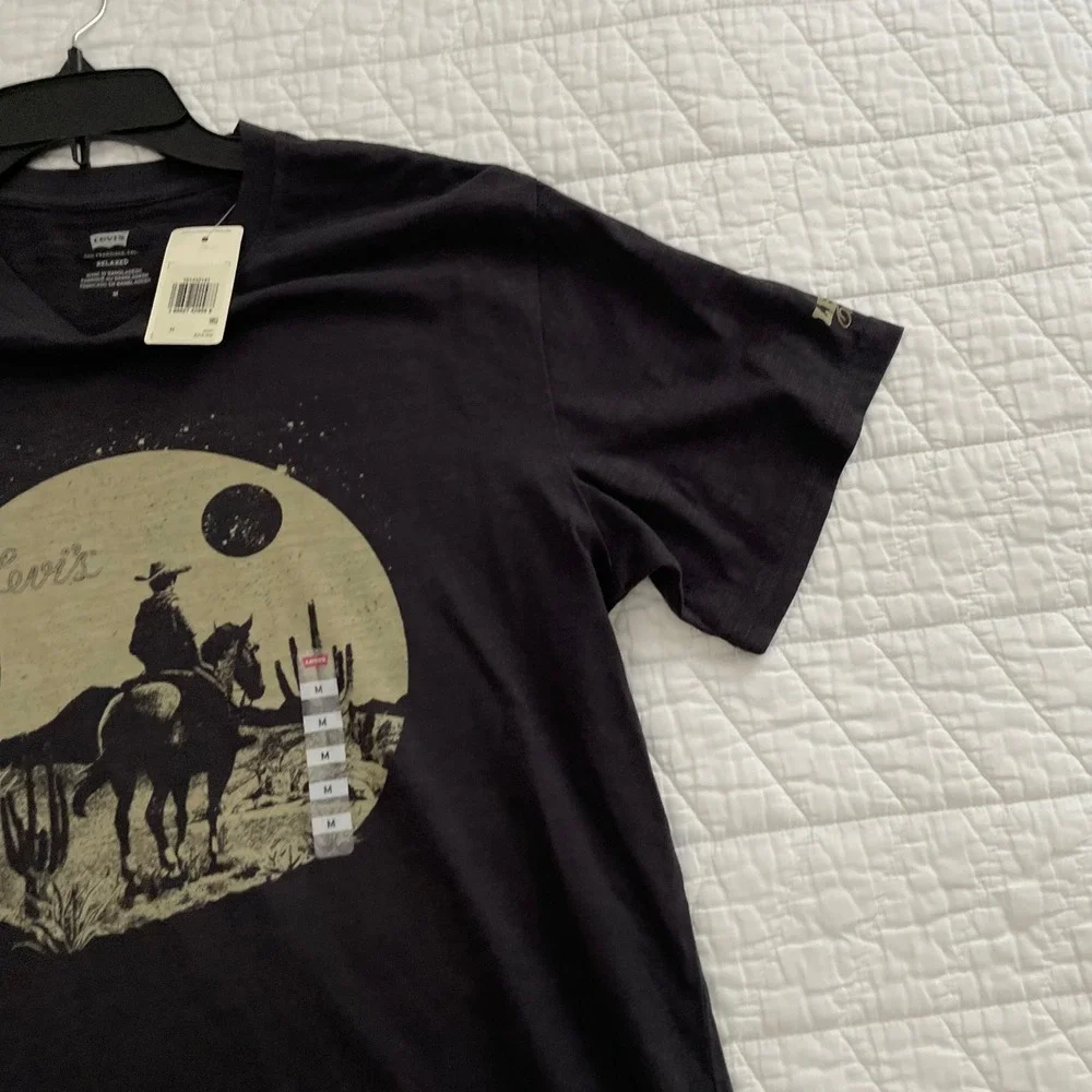 Levi's Mens Relaxed Graphic T-Shirt Charcoal Gray Cowboy Desert Western Medium